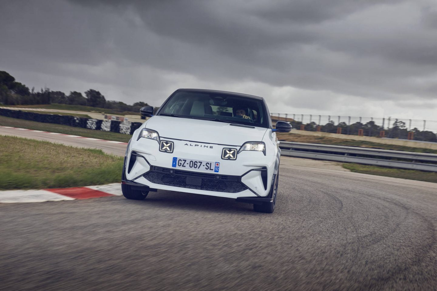 Alpine A290: Elektrische Leidenschaft für Straße und Rennstrecke